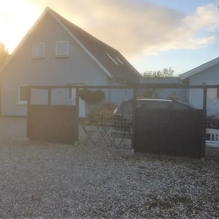 بيت ضيافة Svalegaarden *