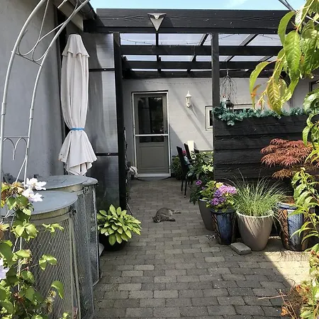 بيت ضيافة Svalegaarden Særslev